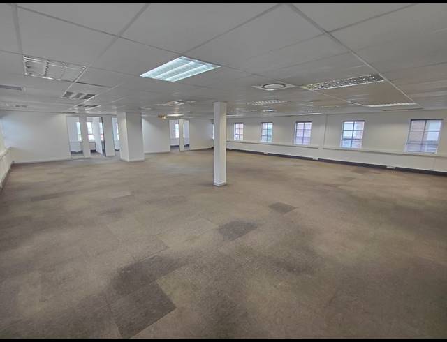 426M² OFFICE TO LET IN FOURWAYS